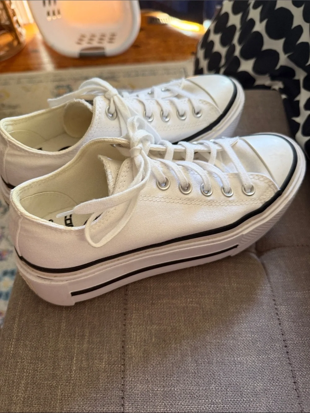 Converse White platform Canvas Sneakers with Black Trim - Picture 5 of 5